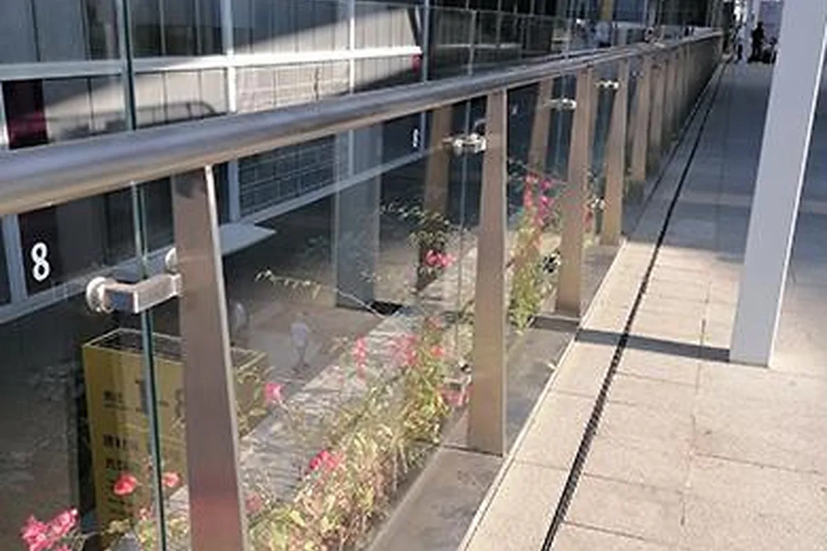 Glass and stainless steel railings at an international convention and exhibition center